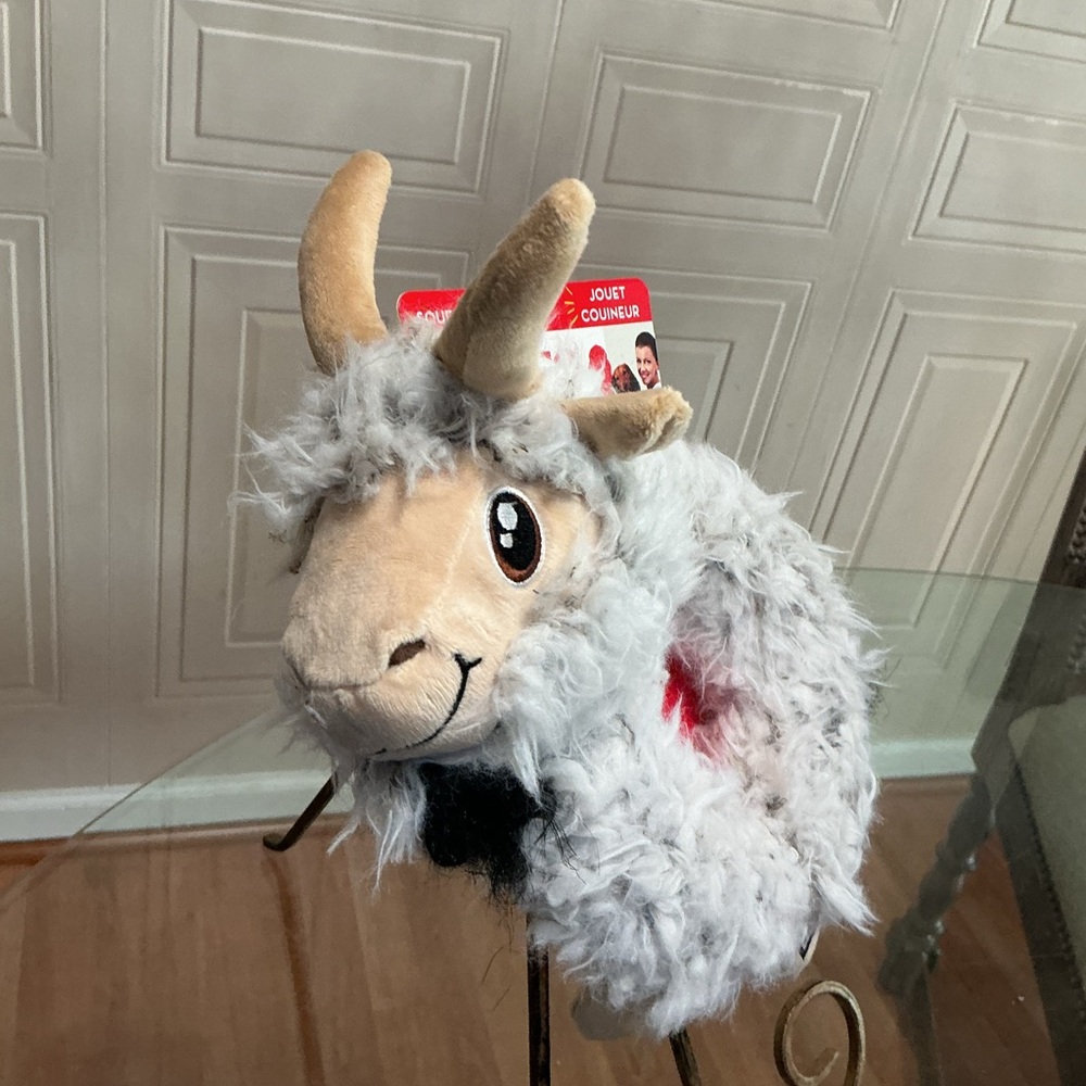KONG Dog Trekkers Goat Plush Toy Sz  NEW! Squeak And Rattles Each. 8”